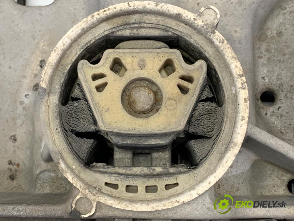 VW PASSAT B7 sedan 2011 103 kW 2.0 TDI 1968 Výstuha pod Motor 3C0199369H (Výstuha predná)