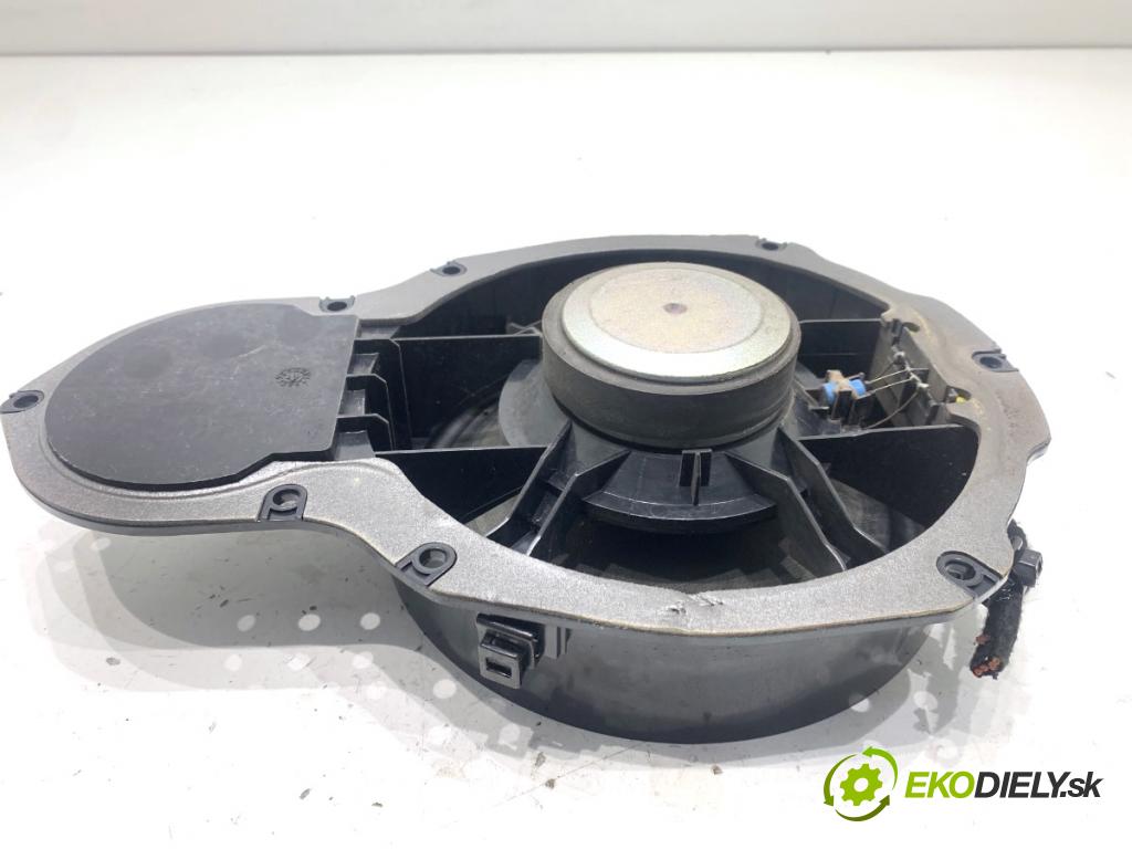 VW PASSAT B7 sedan 2011 103 kW 2.0 TDI 1968 reproduktor Dvere predný ľavy 3C8035454