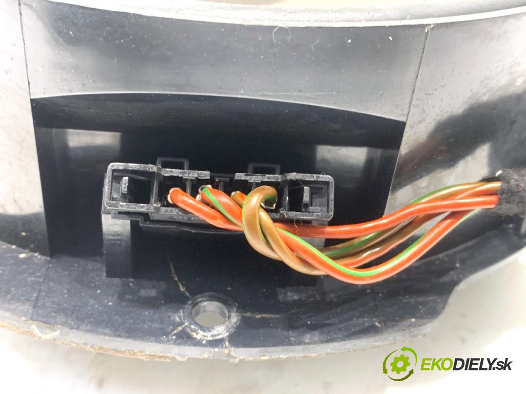 VW PASSAT B7 sedan 2011 103 kW 2.0 TDI 1968 reproduktor Dvere predný ľavy 3C8035454