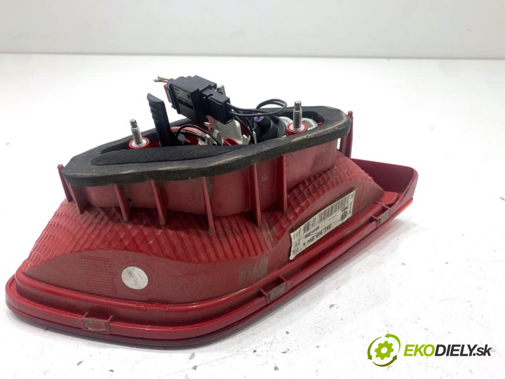 VW PASSAT B7 sedan 2011 103 kW 2.0 TDI 1968 světlo zadní část pravá vnitřní 3AE945094K (Klika dveří ostatní)