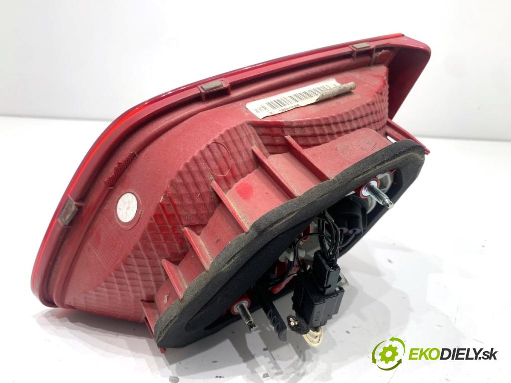 VW PASSAT B7 sedan 2011 103 kW 2.0 TDI 1968 světlo zadní část levá strana vnitřní 3AE945093K (Klika dveří ostatní)