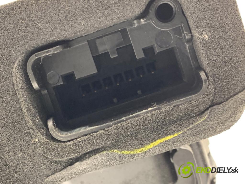 SKODA OCTAVIA IV Kombi 2023 110 kW 2.0 TDI 1968 zámok dveře pravý zadní část 5TA839016Q