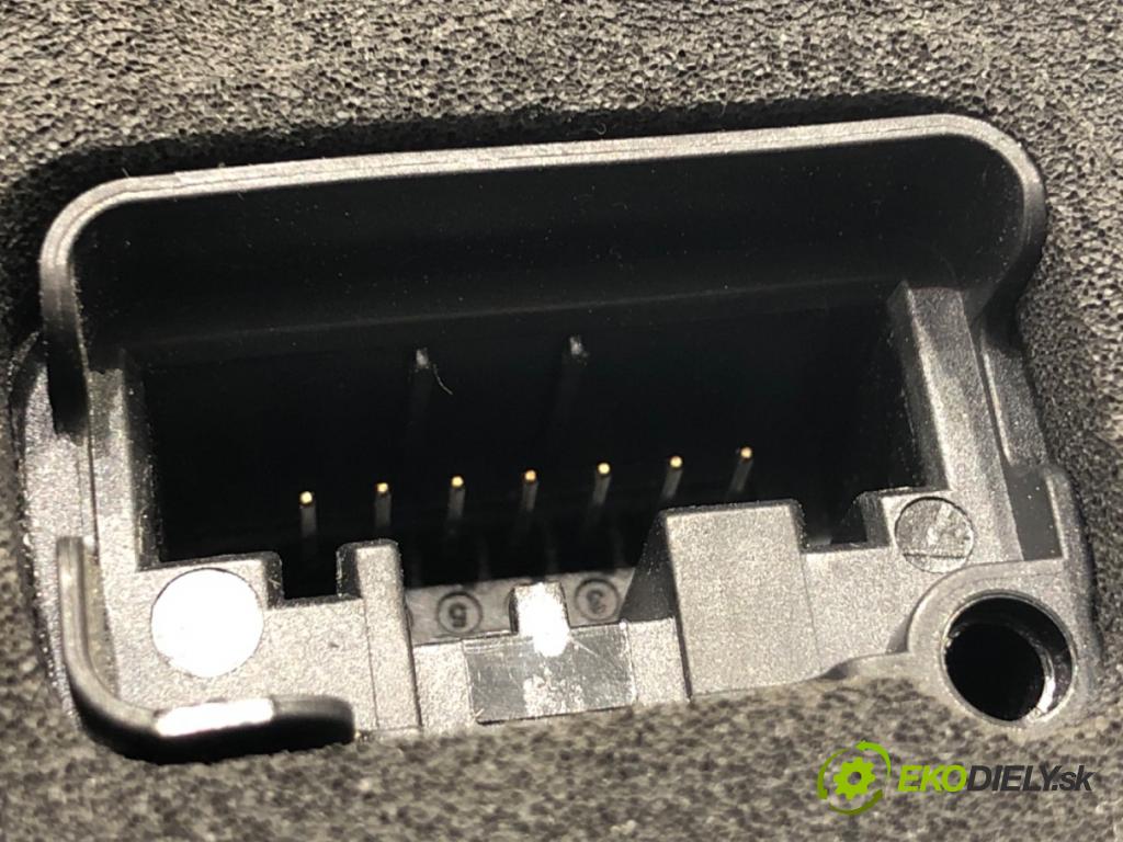 SKODA OCTAVIA IV Kombi 2023 110 kW 2.0 TDI 1968 zámok dveře levý přední část 5TB837015C