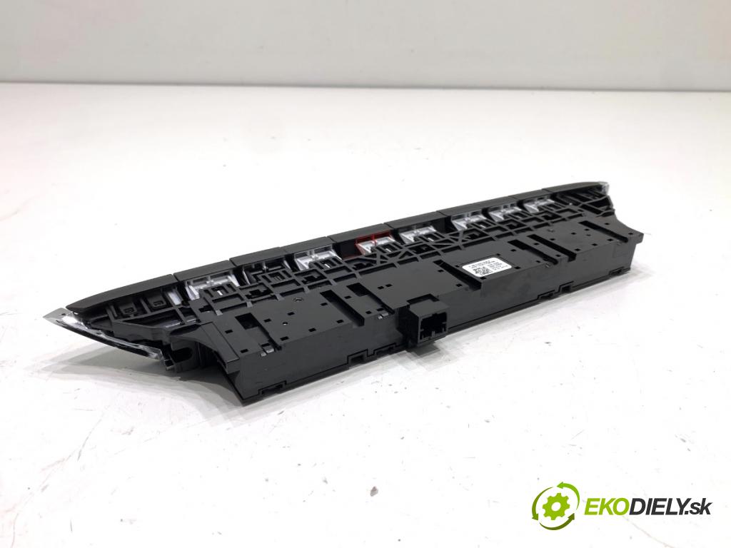 SKODA OCTAVIA IV Kombi 2023 110 kW 2.0 TDI 1968 Panel spínač světel nouzových 5E3925200F