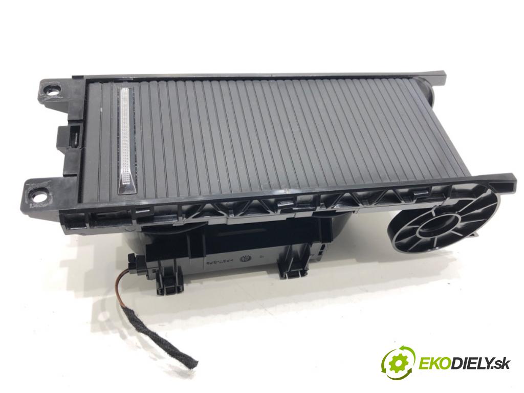 SKODA OCTAVIA IV Kombi 2023 110 kW 2.0 TDI 1968 držák na nápoje 5E3862531A (Držák nápojů)