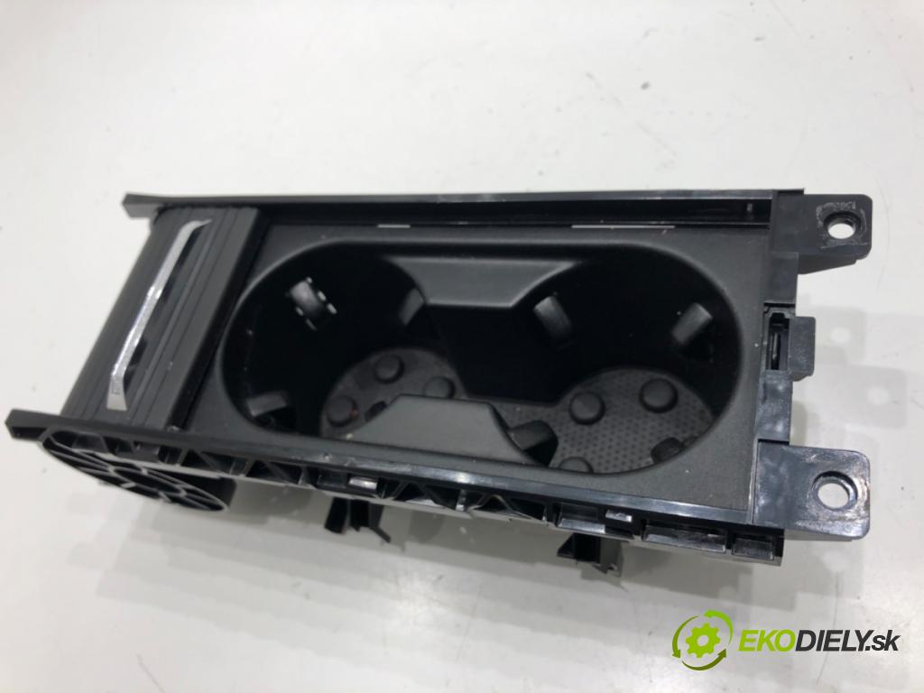 SKODA OCTAVIA IV Kombi 2023 110 kW 2.0 TDI 1968 držák na nápoje 5E3862531A (Držák nápojů)