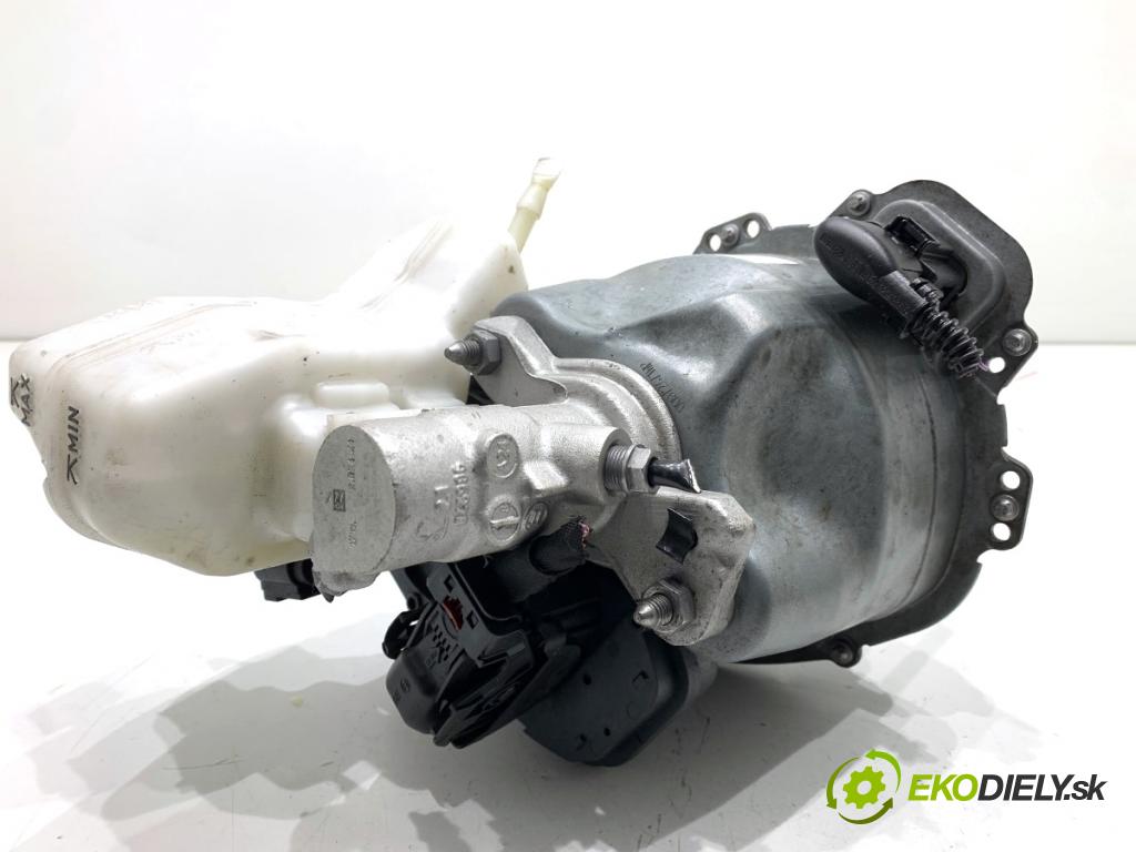 SKODA OCTAVIA IV Kombi 2023 110 kW 2.0 TDI 1968 Posilovač bŕzd 5WB614105AT