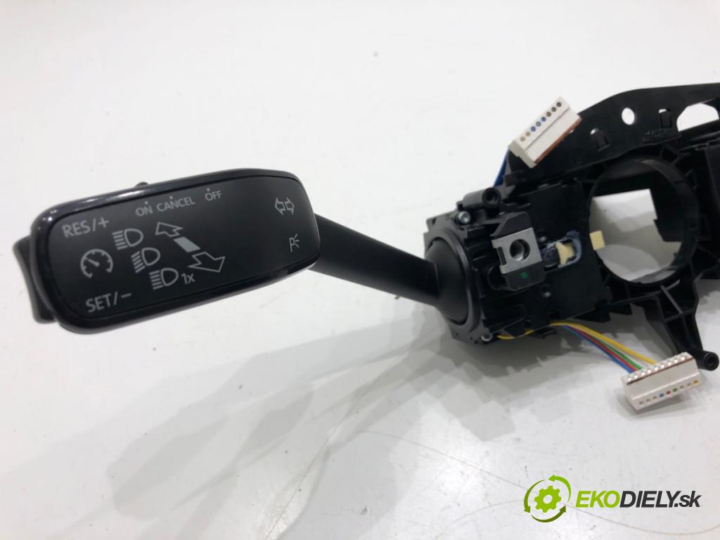 SKODA OCTAVIA IV Kombi 2023 110 kW 2.0 TDI 1968 Prepínač kombinovaný 5Q1953507FN (Prepínacie páčky pod volantom)