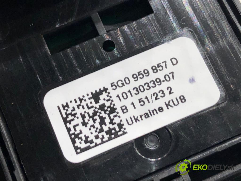 SKODA OCTAVIA IV Kombi 2023 110 kW 2.0 TDI 1968 Prepínač okien 5G0959857D (Prepínacie páčky pod volantom)