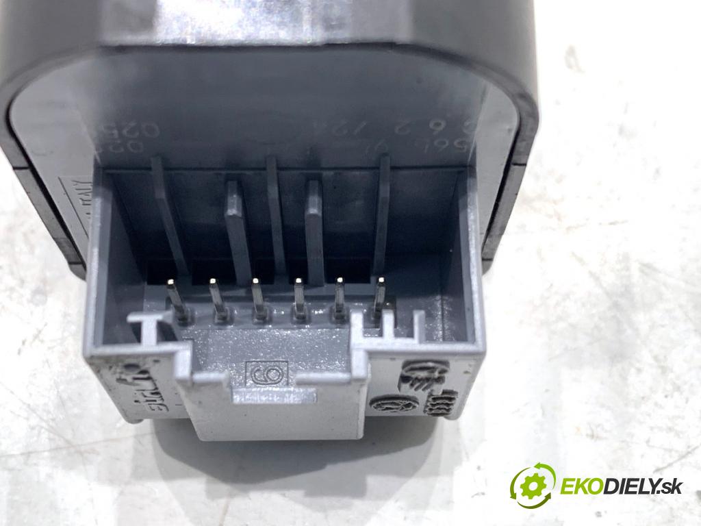 SKODA OCTAVIA IV Kombi 2023 110 kW 2.0 TDI 1968 přepínač nastavení zpětných zrcátek 565959565 (Páčky pod volantem)