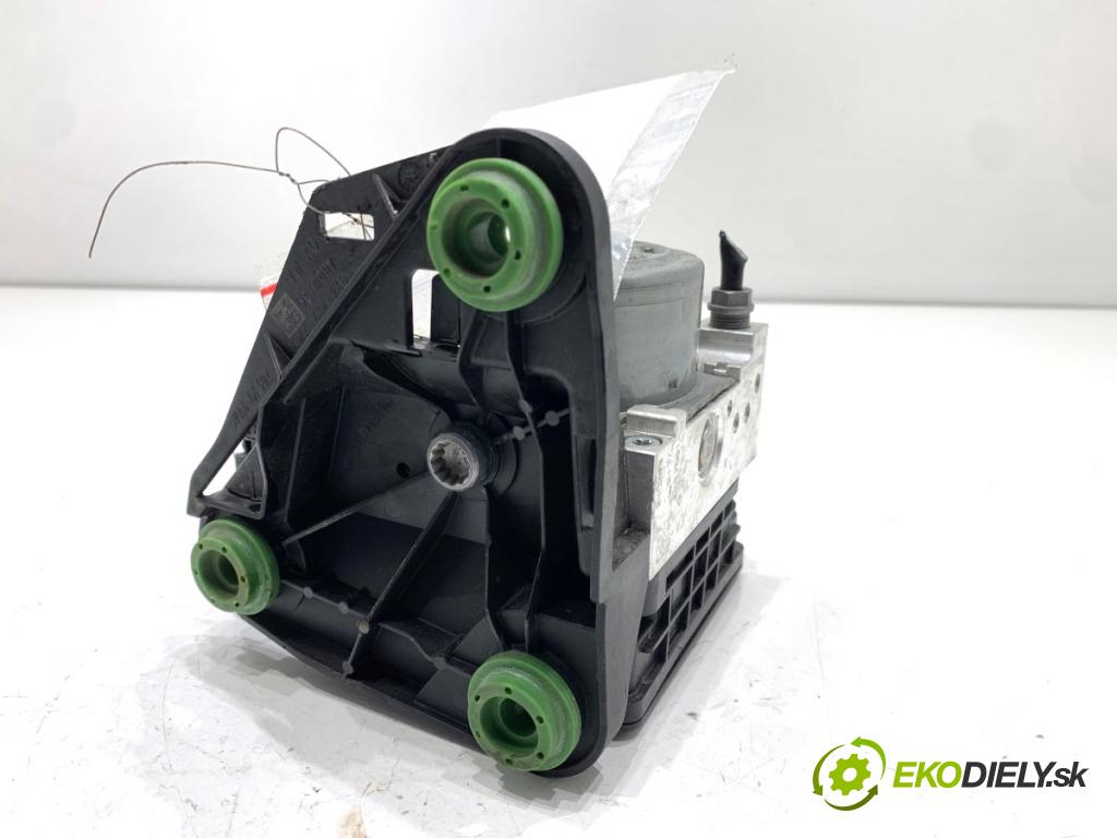 SKODA OCTAVIA IV Kombi 2023 110 kW 2.0 TDI 1968 Pumpa ABS 5WA614517CF (Pumpa ABS)