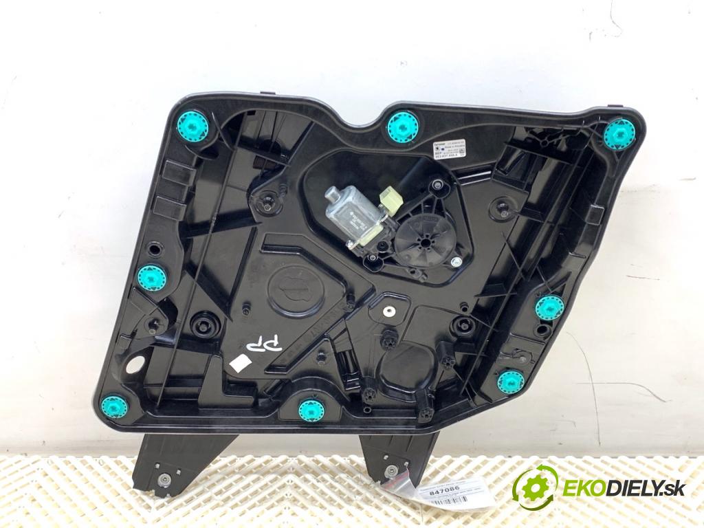 SKODA OCTAVIA IV Kombi 2023 110 kW 2.0 TDI 1968 mechanismus okna pravý přední část 5E3837656A