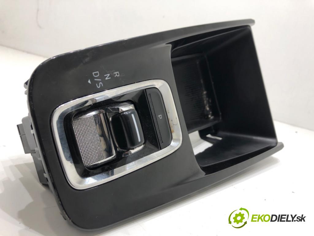 SKODA OCTAVIA IV Kombi 2023 110 kW 2.0 TDI 1968 Kulisa 5E4713203BJ (Rýchlostná páka (kulisa))