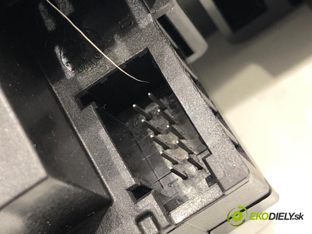 SKODA OCTAVIA IV Kombi 2023 110 kW 2.0 TDI 1968 Kulisa 5E4713203BJ (Rýchlostná páka (kulisa))