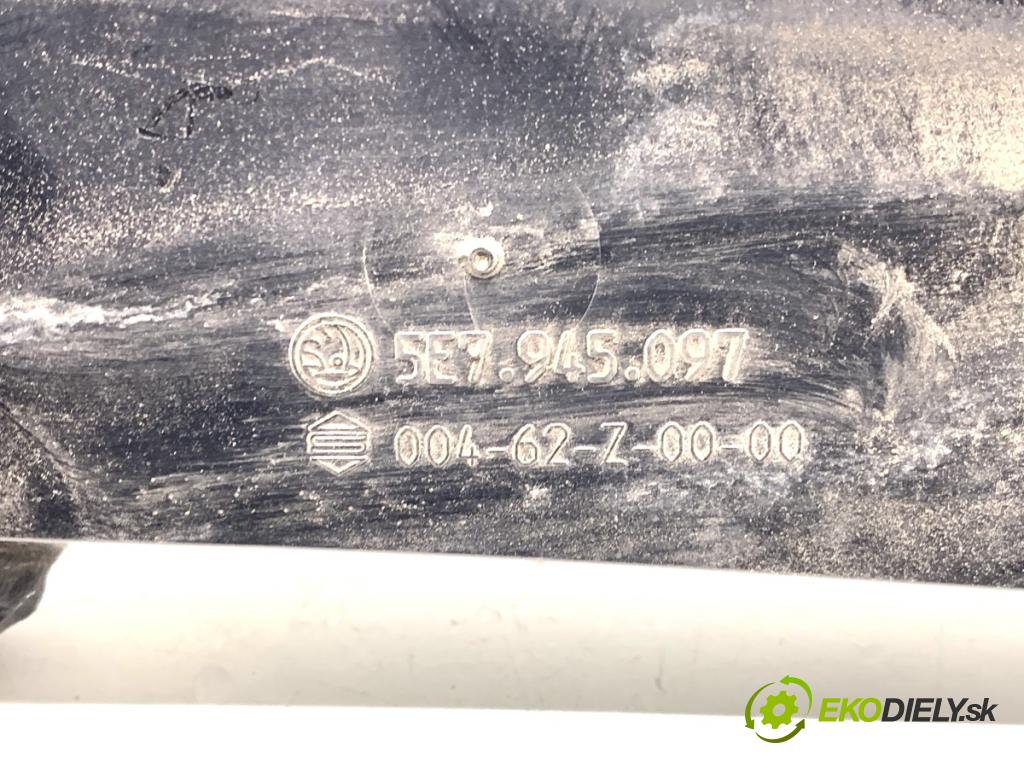 SKODA OCTAVIA IV Kombi 2023 110 kW 2.0 TDI 1968 světlo brzdových světel 5E7945097