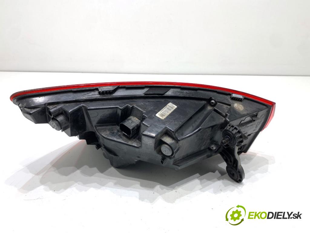 SKODA OCTAVIA IV Kombi 2023 110 kW 2.0 TDI 1968 Svetlo pravy zad 5E3945208A