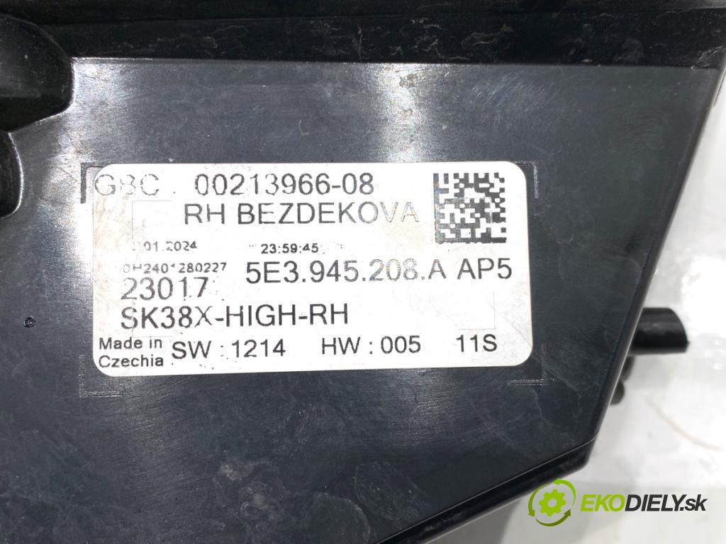 SKODA OCTAVIA IV Kombi 2023 110 kW 2.0 TDI 1968 Svetlo pravy zad 5E3945208A