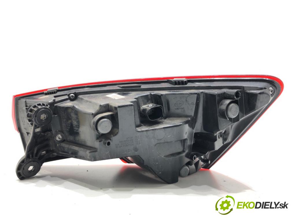 SKODA OCTAVIA IV Kombi 2023 110 kW 2.0 TDI 1968 světlo levý zadní část 5E3945207A