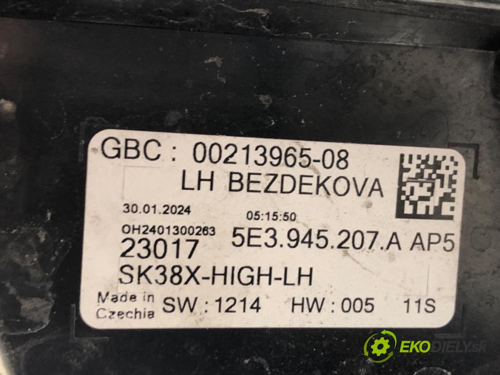 SKODA OCTAVIA IV Kombi 2023 110 kW 2.0 TDI 1968 Svetlo ľavy zad 5E3945207A