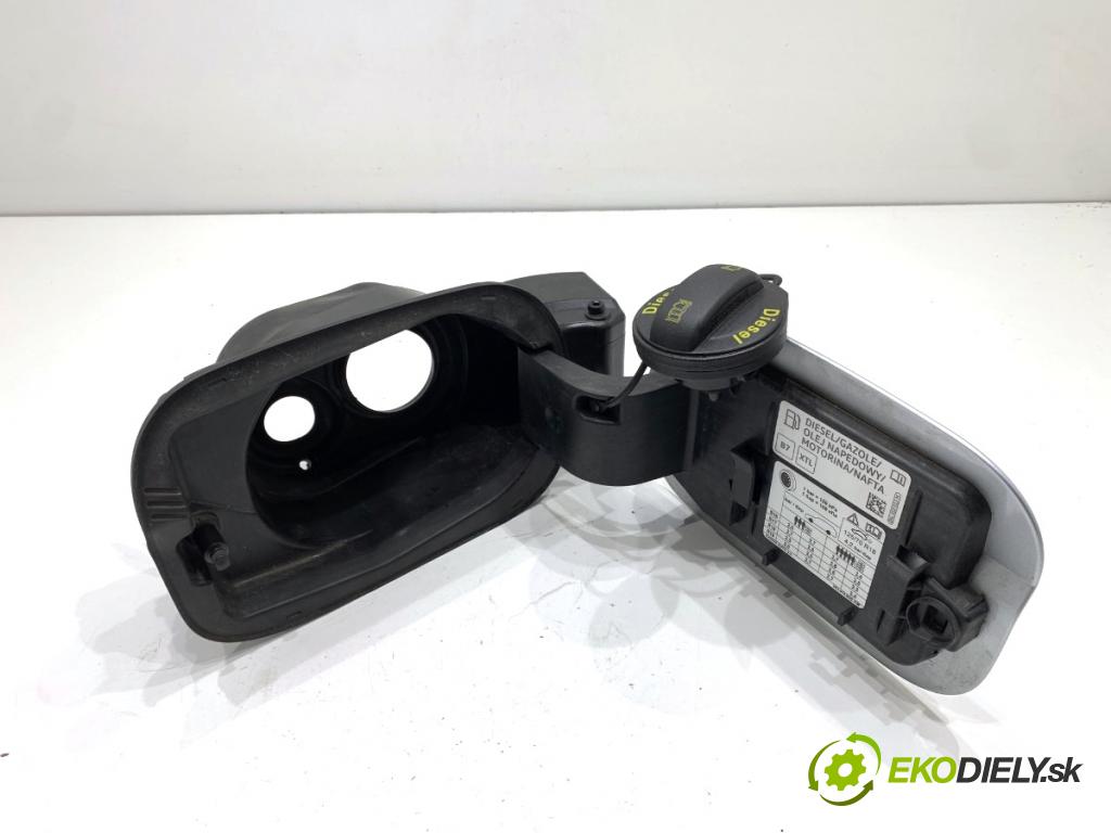 SKODA OCTAVIA IV Kombi 2023 110 kW 2.0 TDI 1968 Dvierka nádrže paliva 5E7809702A (Kľučka dverí ostatné)