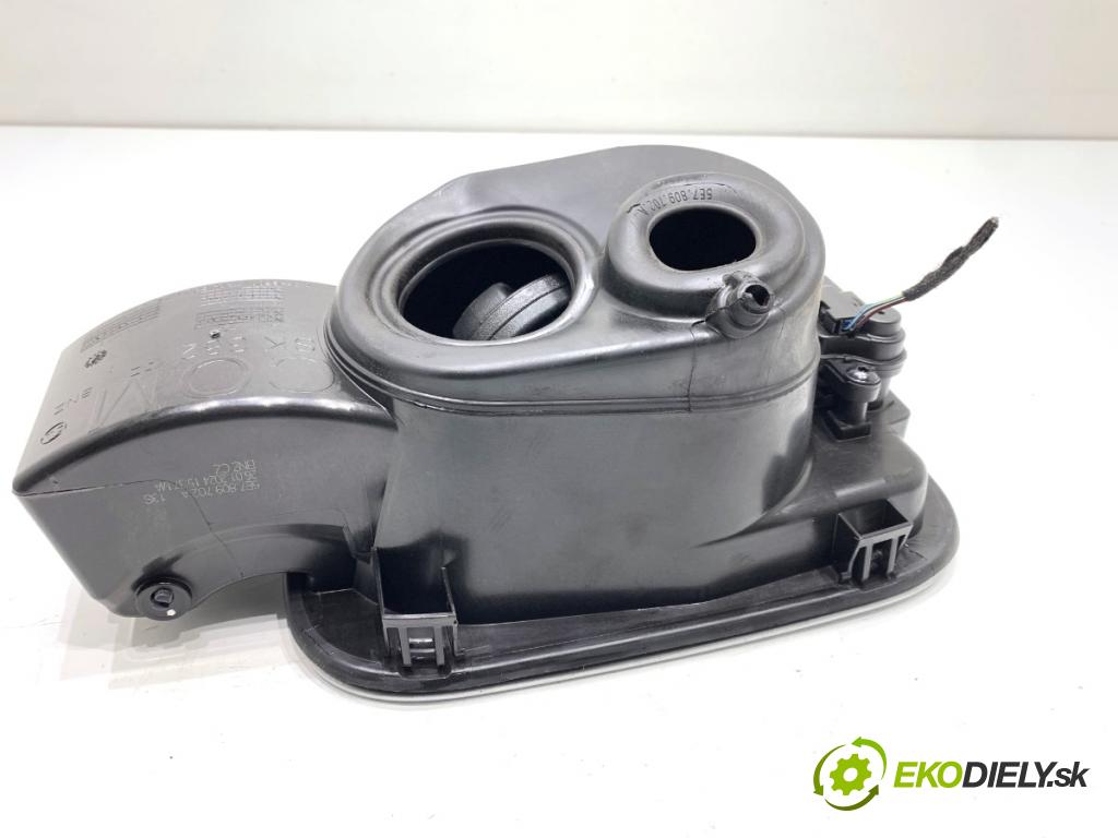 SKODA OCTAVIA IV Kombi 2023 110 kW 2.0 TDI 1968 Dvierka nádrže paliva 5E7809702A (Kľučka dverí ostatné)