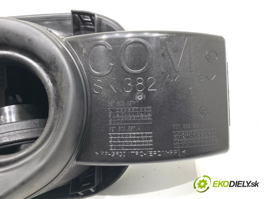 SKODA OCTAVIA IV Kombi 2023 110 kW 2.0 TDI 1968 Dvierka nádrže paliva 5E7809702A (Kľučka dverí ostatné)