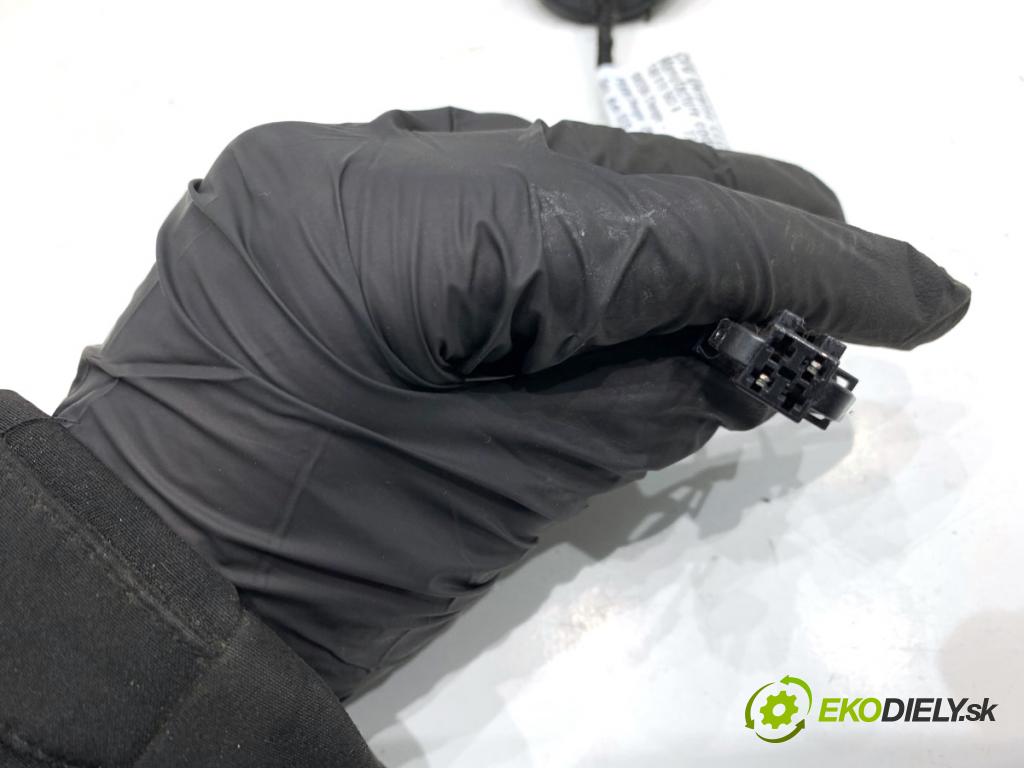 SKODA OCTAVIA IV Kombi 2023 110 kW 2.0 TDI 1968 klika vnejší pravý zadní část