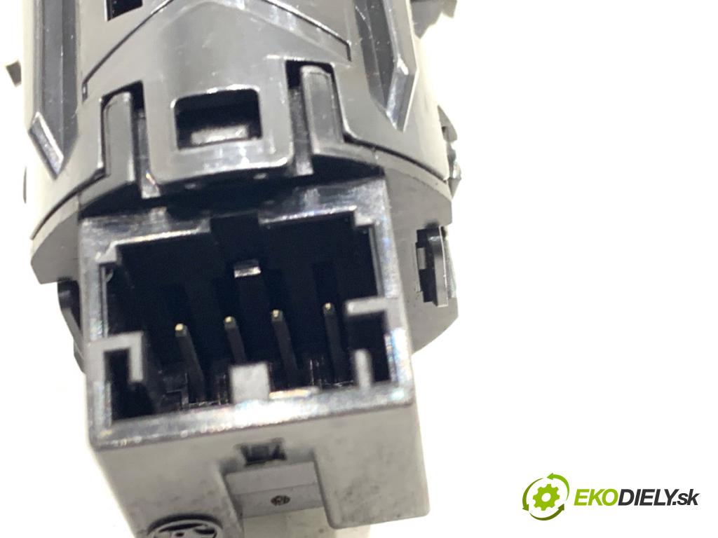 SKODA OCTAVIA IV Kombi 2023 110 kW 2.0 TDI 1968 vypínač ZAPALOVANIE: START/STOP 3V0905217B