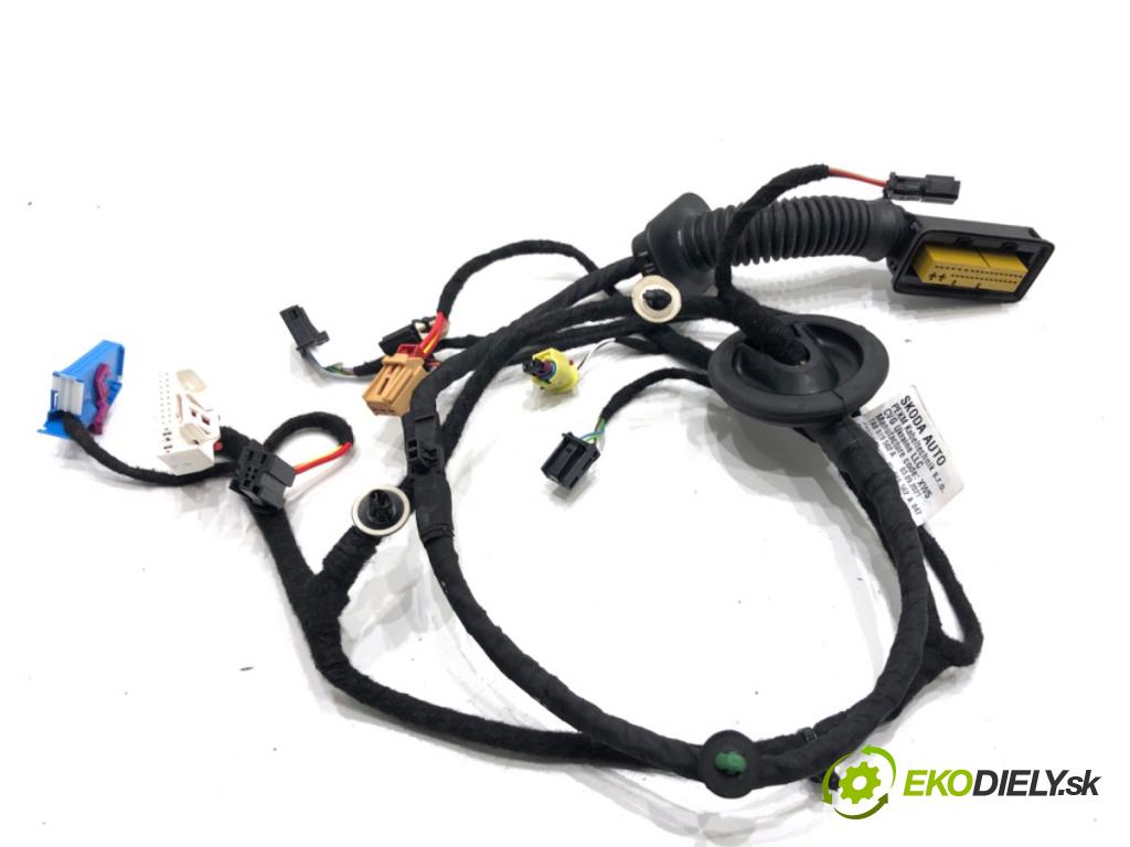 SKODA OCTAVIA IV Kombi 2023 110 kW 2.0 TDI 1968 káblovačka dveře přední část pravý 5E4971121AC