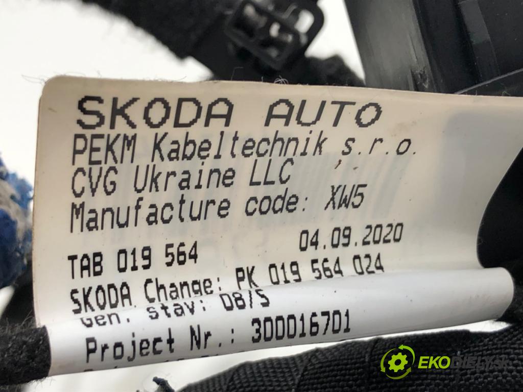 SKODA OCTAVIA IV Kombi 2023 110 kW 2.0 TDI 1968 káblovačka dveří kufra zadní část 5E7971147Q