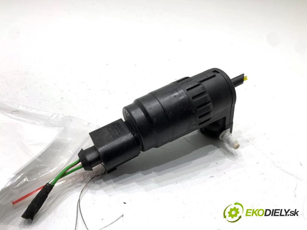 SKODA OCTAVIA IV Kombi 2023 110 kW 2.0 TDI 1968 pumpa ostrekovača 1K6955651 (Motorček ostrekovačov)