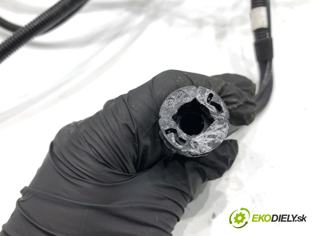 SKODA OCTAVIA IV Kombi 2023 110 kW 2.0 TDI 1968 Rúrka SCR: