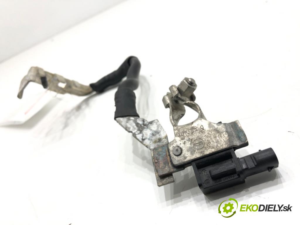 SKODA OCTAVIA IV Kombi 2023 110 kW 2.0 TDI 1968 svorka MINUS 5WA915181C