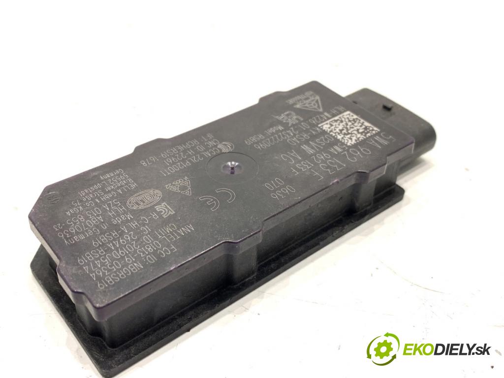 SKODA OCTAVIA IV Kombi 2023 110 kW 2.0 TDI 1968 Zosilňovač Antenní: 5WA962133F (Zosilňovač)