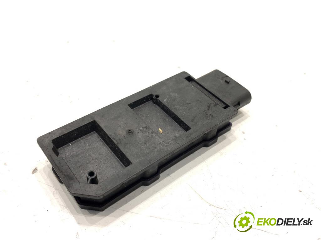 SKODA OCTAVIA IV Kombi 2023 110 kW 2.0 TDI 1968 Zosilňovač Antenní: 5WA962133F (Zosilňovač)