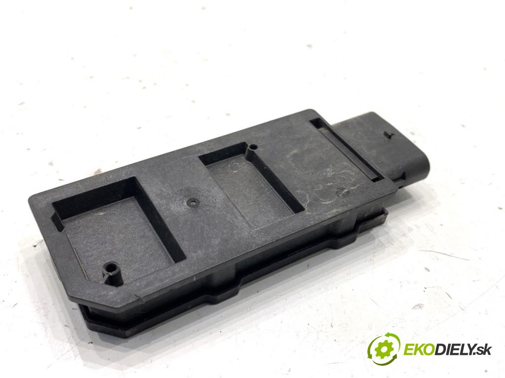 SKODA OCTAVIA IV Kombi 2023 110 kW 2.0 TDI 1968 Zosilňovač Antenní: 5WA962133F (Zosilňovač)