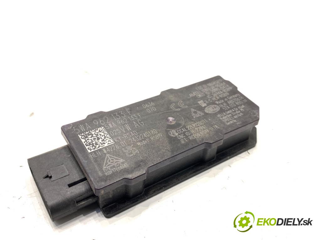 SKODA OCTAVIA IV Kombi 2023 110 kW 2.0 TDI 1968 Zosilňovač Antenní: 5WA962133F (Zosilňovač)