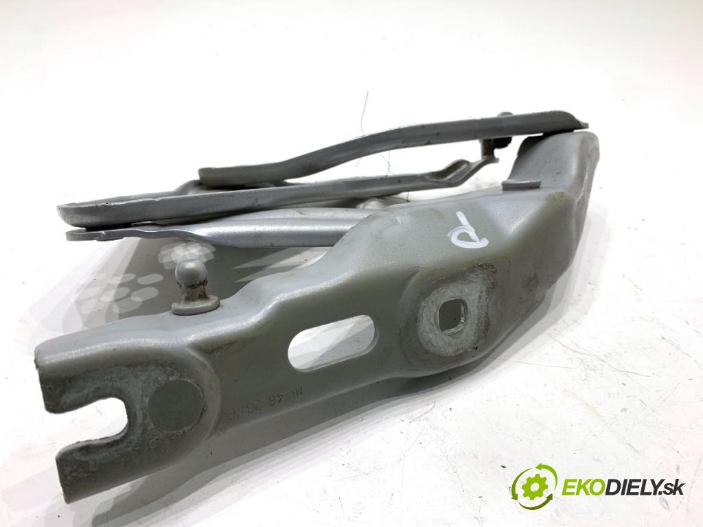 SKODA OCTAVIA IV Kombi 2023 110 kW 2.0 TDI 1968 závěs kapoty pravý přední část 5E3823302