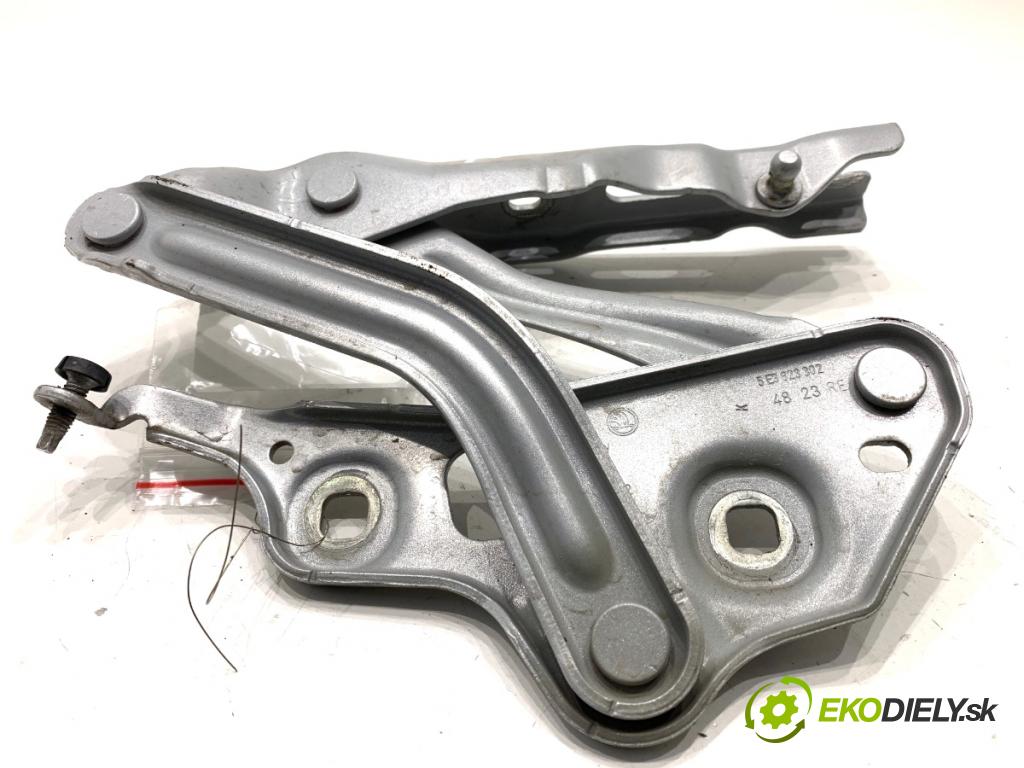 SKODA OCTAVIA IV Kombi 2023 110 kW 2.0 TDI 1968 závěs kapoty pravý přední část 5E3823302