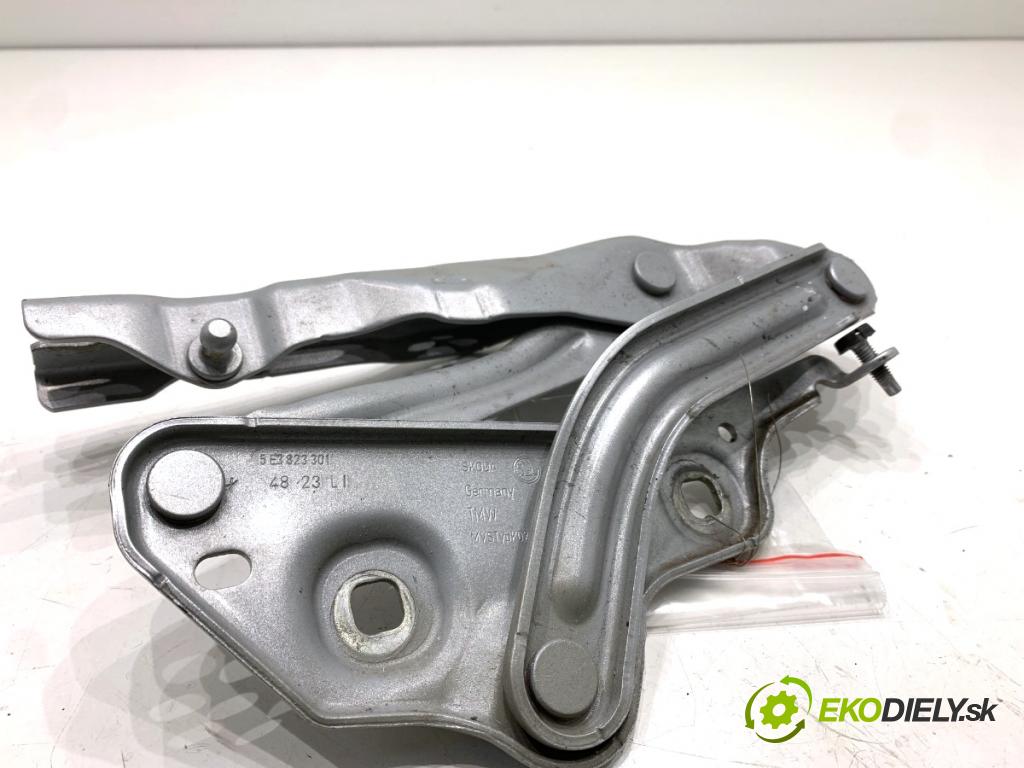 SKODA OCTAVIA IV Kombi 2023 110 kW 2.0 TDI 1968 závěs kapoty levý přední část 5E3823301