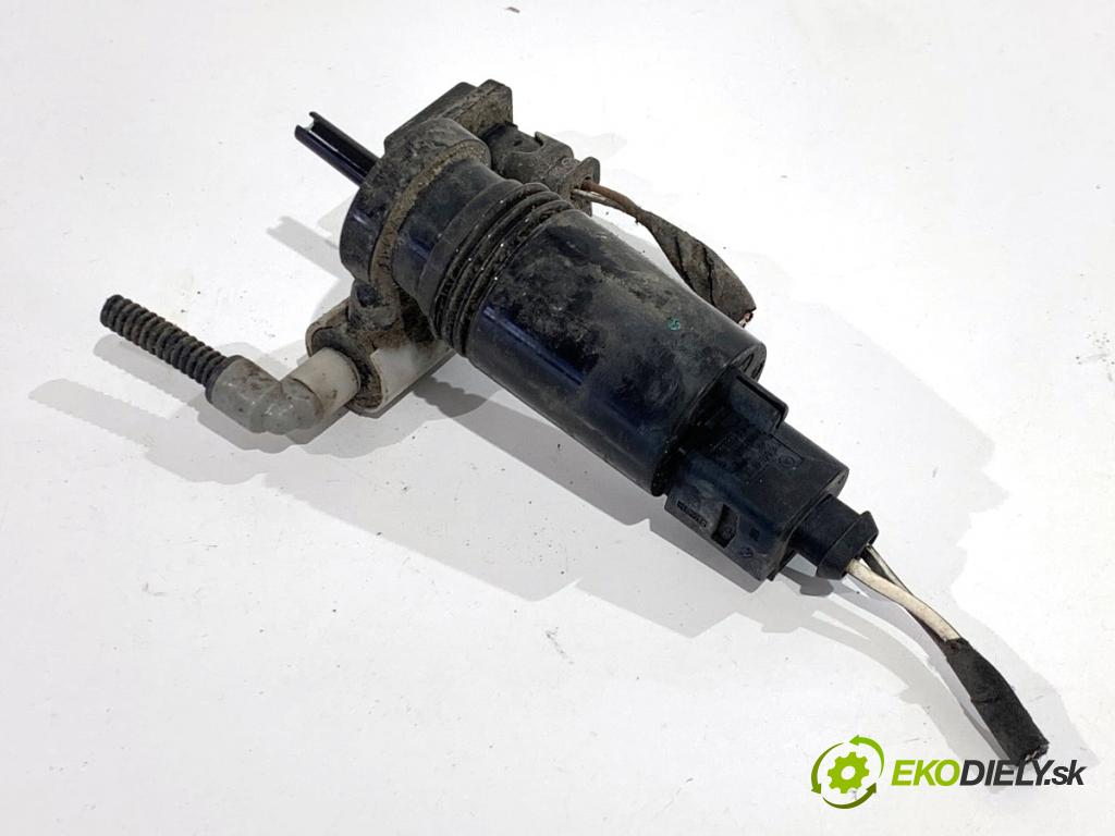 MERCEDES-BENZ W166 SUV 2013 190 kW ML 350 BlueTEC 4-matic (166.024) 2987 motorek ostřikovače 1006671 (Motorek ostřikovačů)