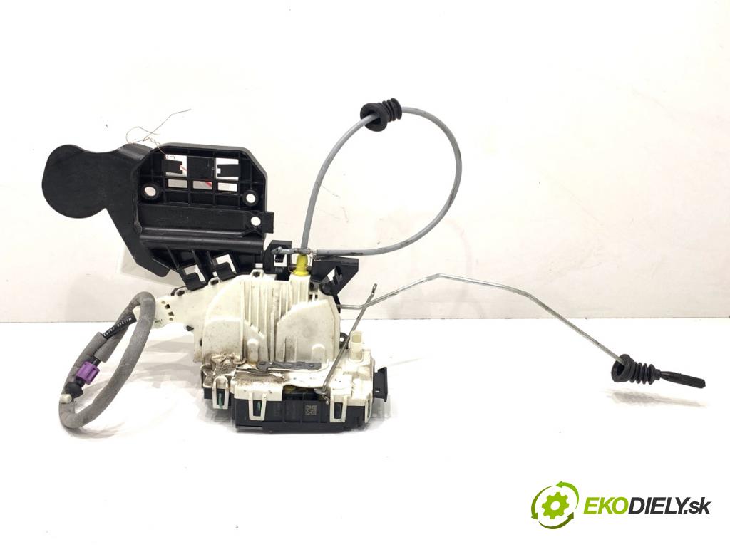 MERCEDES-BENZ W166 SUV 2013 190 kW ML 350 BlueTEC 4-matic (166.024) 2987 zámok Dvere ľavy predný A1667200135