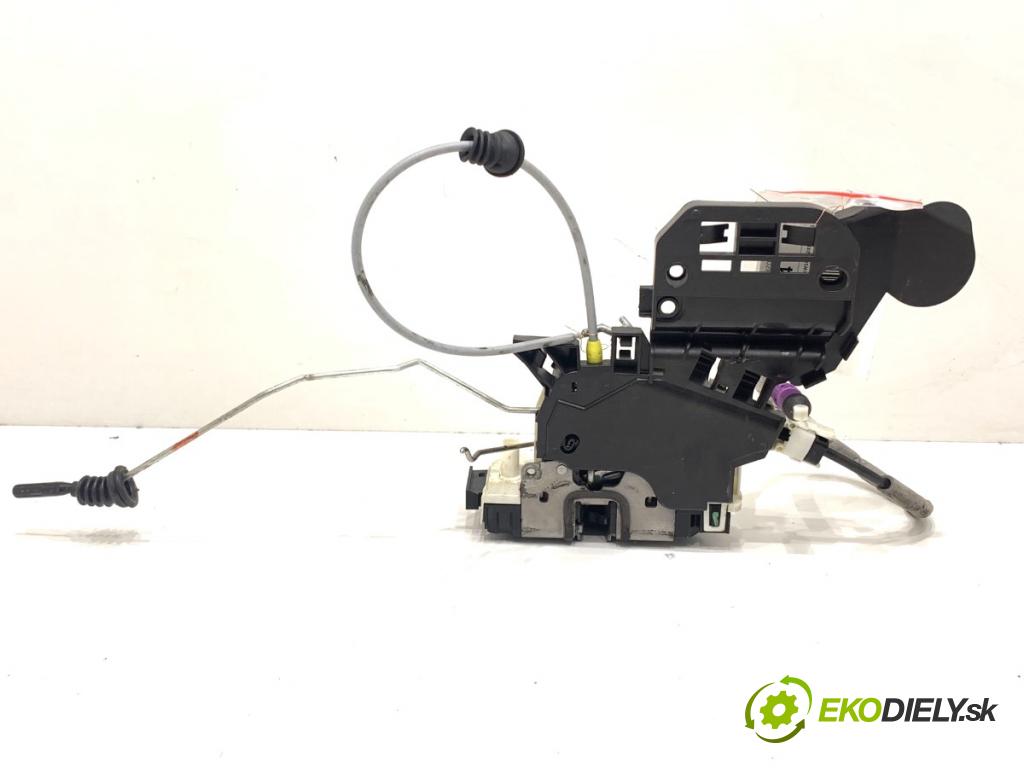 MERCEDES-BENZ W166 SUV 2013 190 kW ML 350 BlueTEC 4-matic (166.024) 2987 zámok Dvere ľavy predný A1667200135