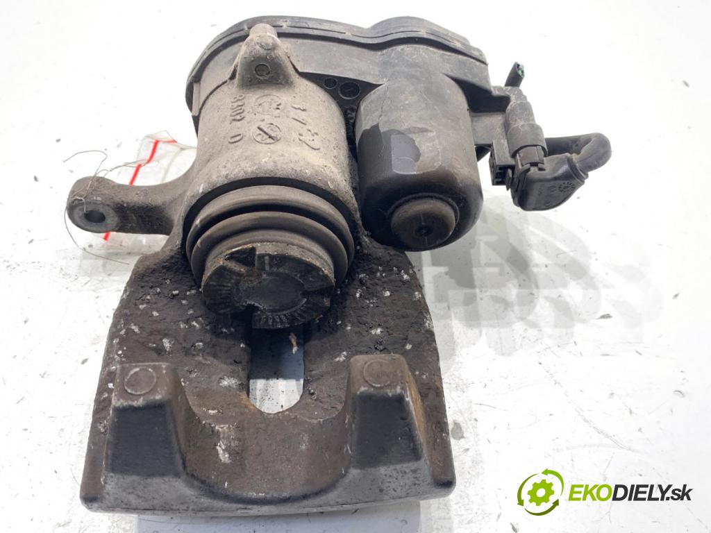 MERCEDES-BENZ W166 SUV 2013 190 kW ML 350 BlueTEC 4-matic (166.024) 2987 Brzdič strmeň pravy zad