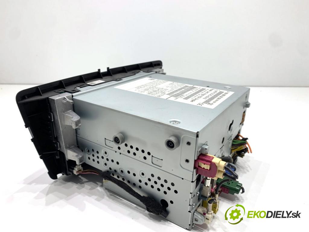 MERCEDES-BENZ W166 SUV 2013 190 kW ML 350 BlueTEC 4-matic (166.024) 2987 RADIO Navigácia A1669009808 (Audio zariadenie)