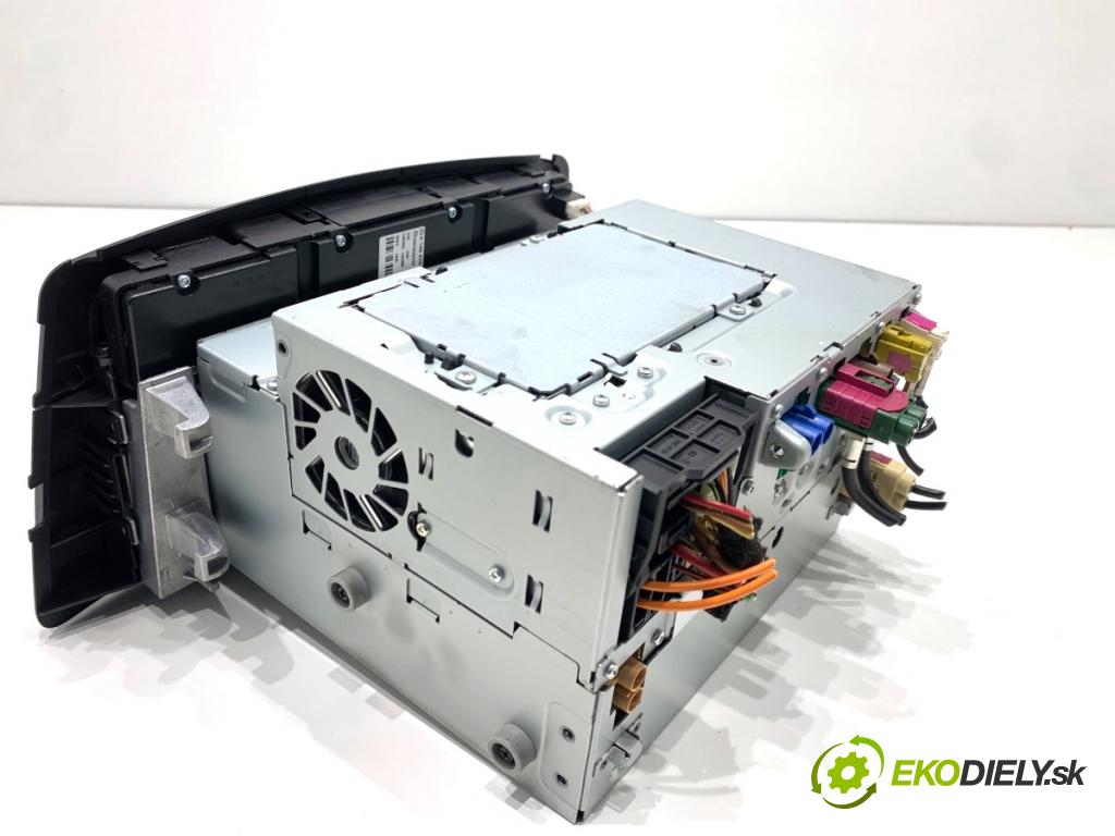 MERCEDES-BENZ W166 SUV 2013 190 kW ML 350 BlueTEC 4-matic (166.024) 2987 RADIO Navigácia A1669009808 (Audio zariadenie)