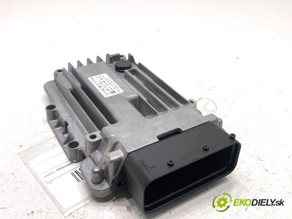MERCEDES-BENZ W166 SUV 2013 190 kW ML 350 BlueTEC 4-matic (166.024) 2987 řídící jednotka motora A6429005101 (Řídicí jednotka)