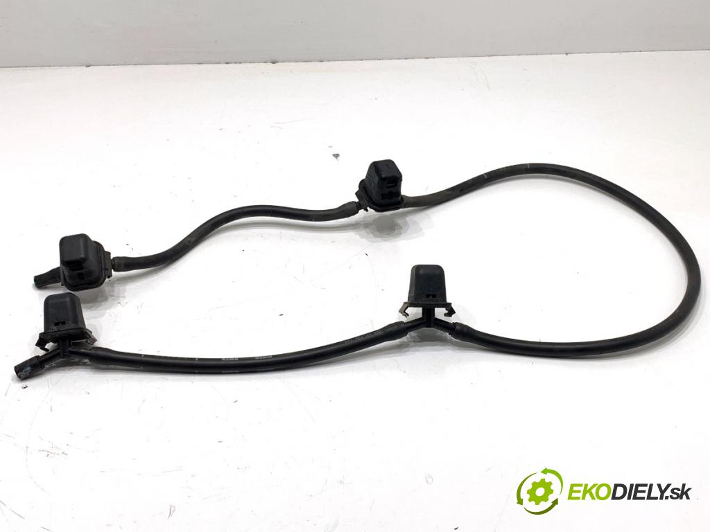 MERCEDES-BENZ W166 SUV 2013 190 kW ML 350 BlueTEC 4-matic (166.024) 2987 ostrekovač ostrekovačov 