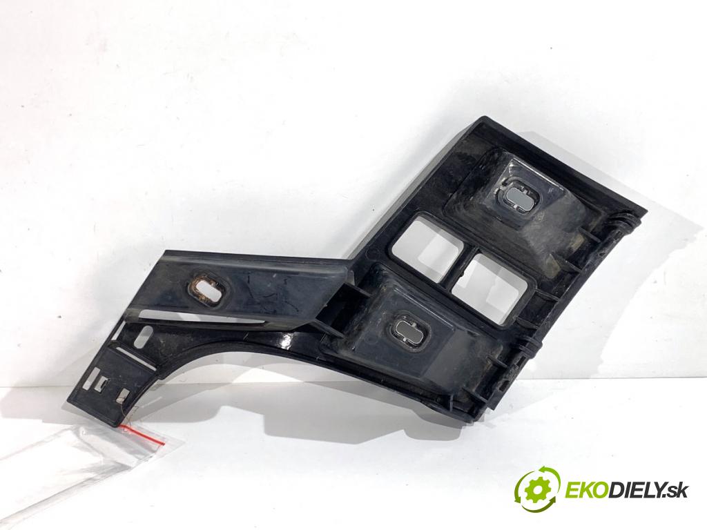 MERCEDES-BENZ W166 SUV 2013 190 kW ML 350 BlueTEC 4-matic (166.024) 2987 Úchyt nárazníka pravy zad A1668803403