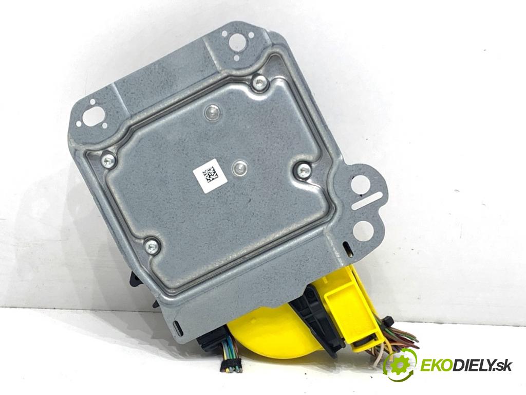 MERCEDES-BENZ W166 SUV 2013 190 kW ML 350 BlueTEC 4-matic (166.024) 2987 senzor airbag A1669001709 (Snímač)